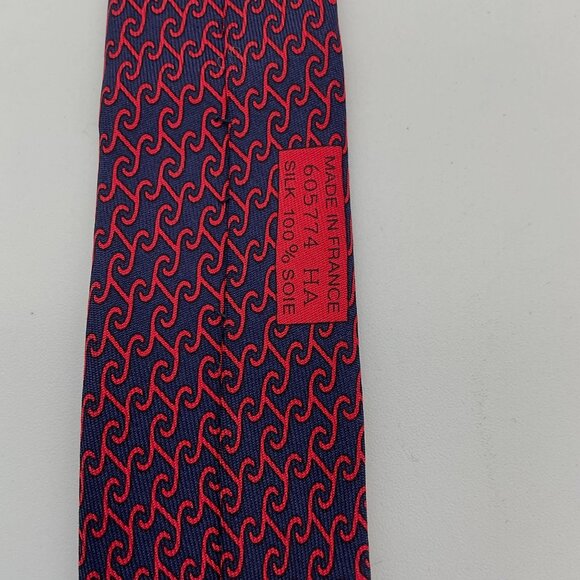 Hermes-Paris Hand Sewn Silk Twill Red & Blue Scroll 'H' Print Mens Tie - Picture 7 of 9